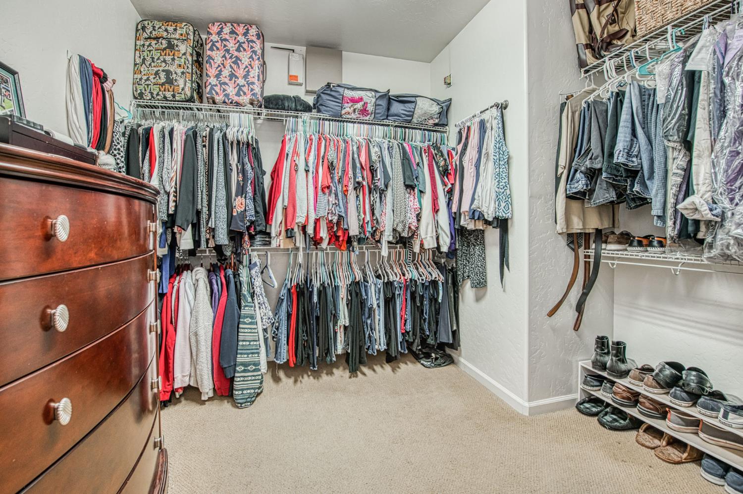 5571 E Lorena Ave, Fresno, CA 93727