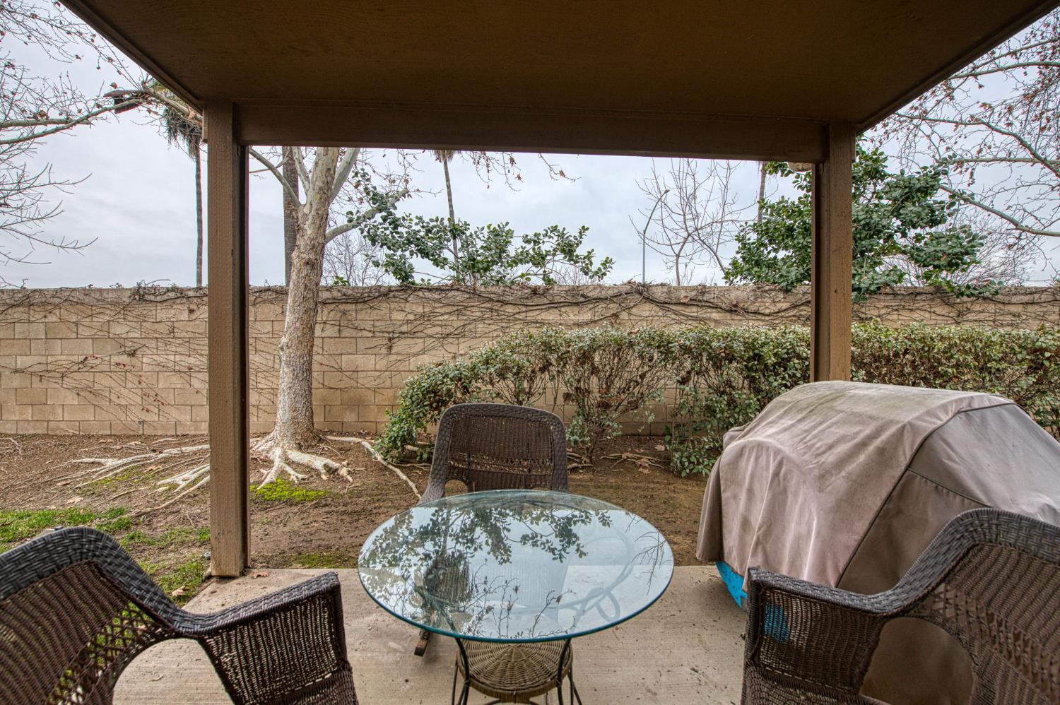 5571 E Lorena Ave, Fresno, CA 93727