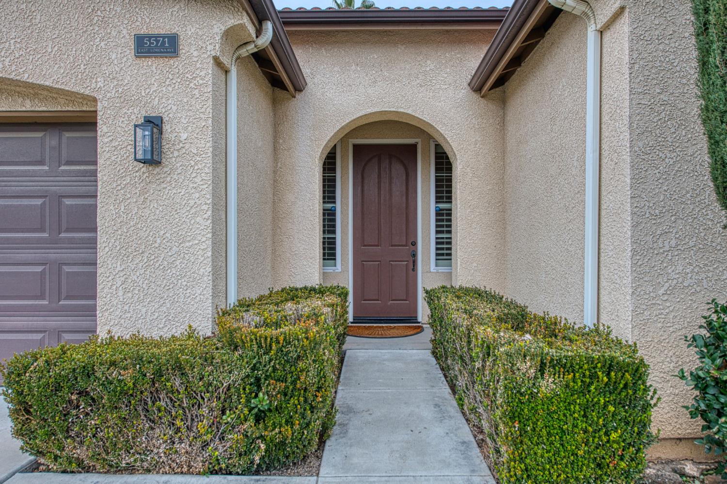 5571 E Lorena Ave, Fresno, CA 93727