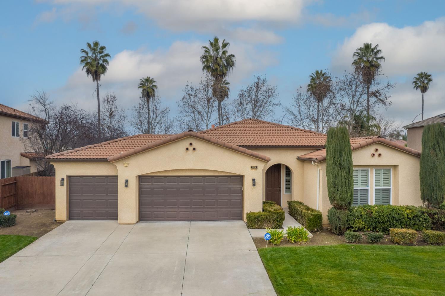 5571 E Lorena Ave, Fresno, CA 93727