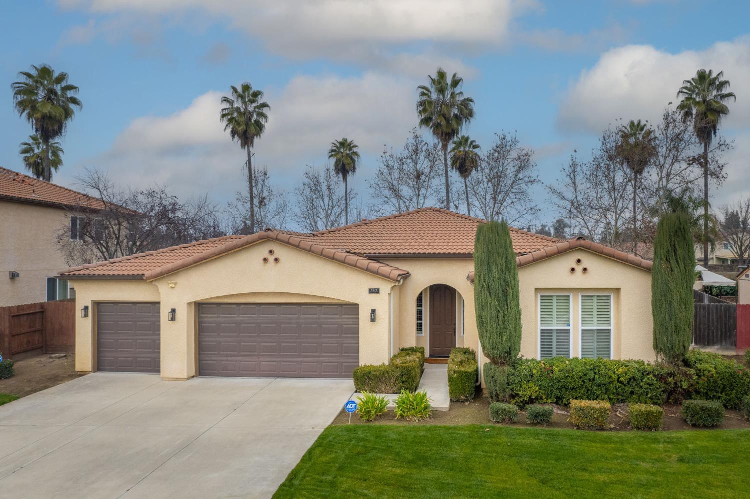 5571 E Lorena Ave, Fresno, CA 93727