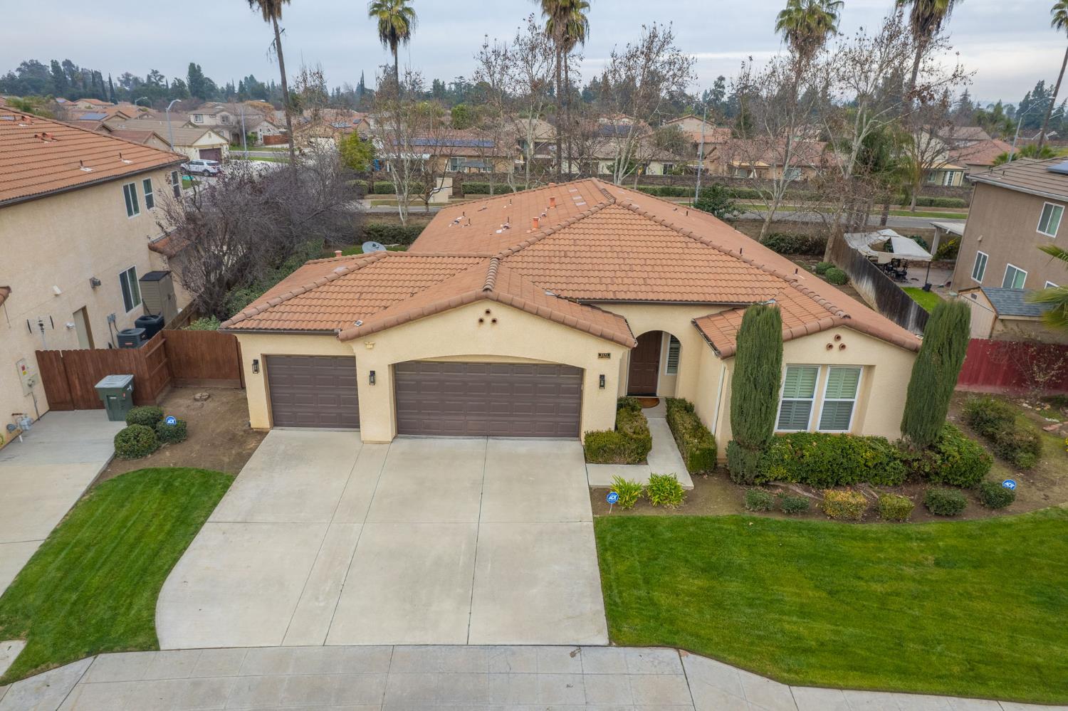 5571 E Lorena Ave, Fresno, CA 93727