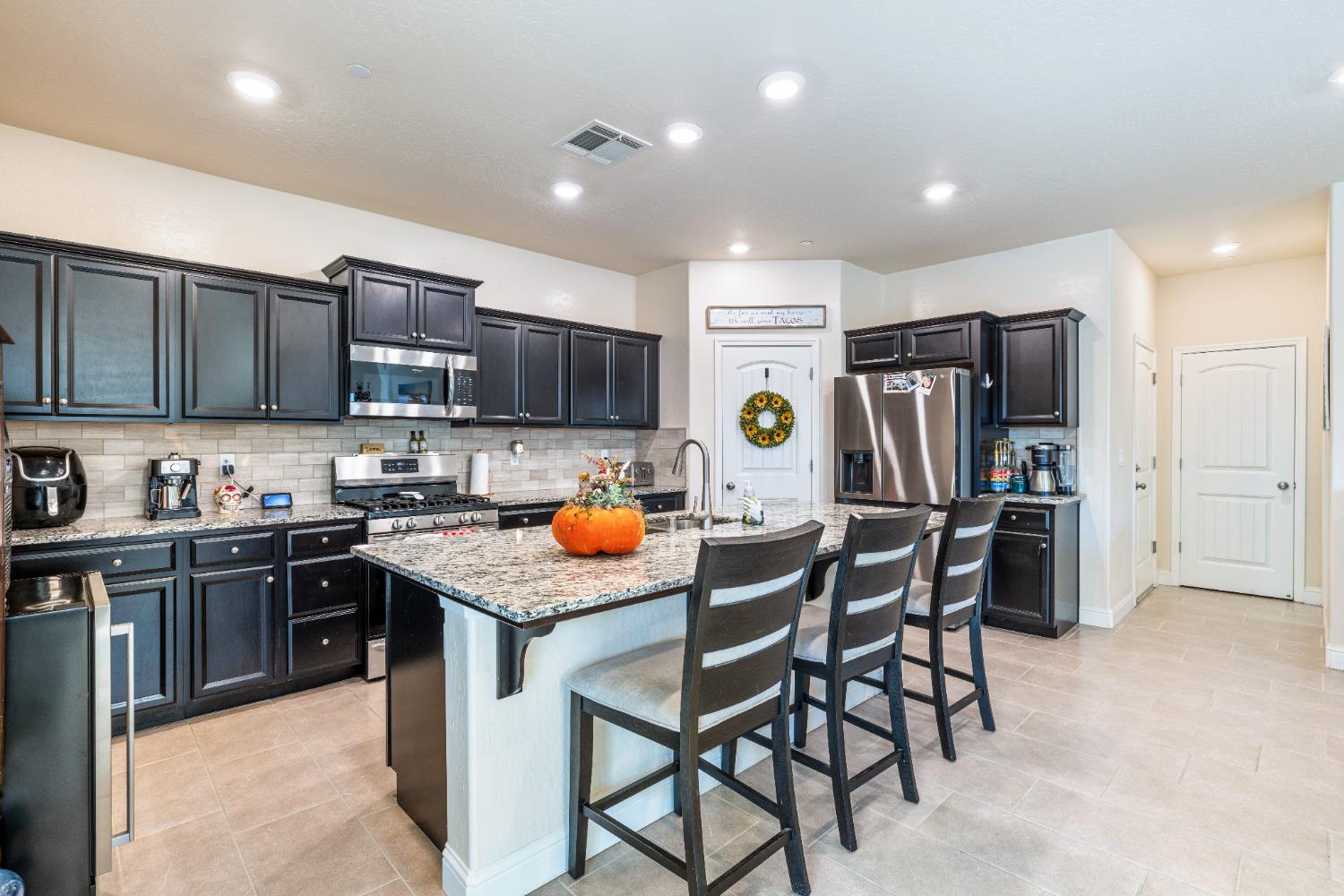 5265 W Lamona Ave, Fresno, CA 93722