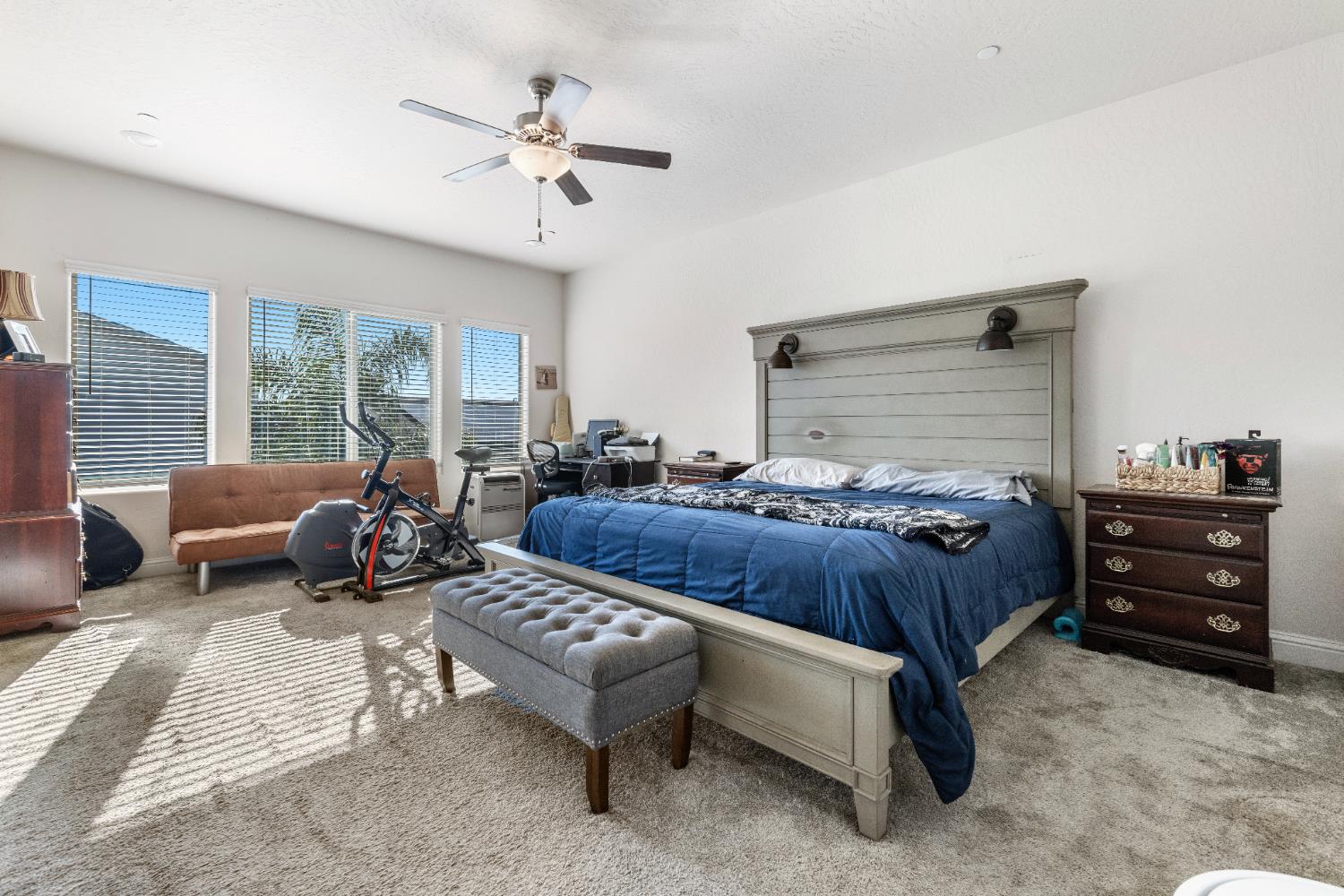 5265 W Lamona Ave, Fresno, CA 93722