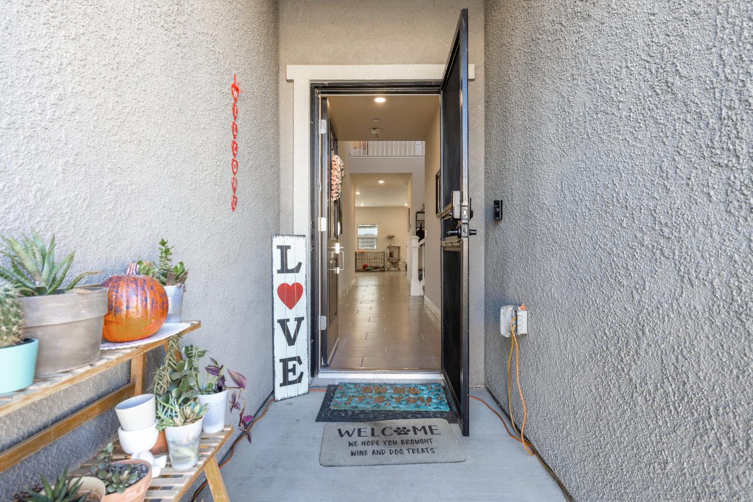 5265 W Lamona Ave, Fresno, CA 93722