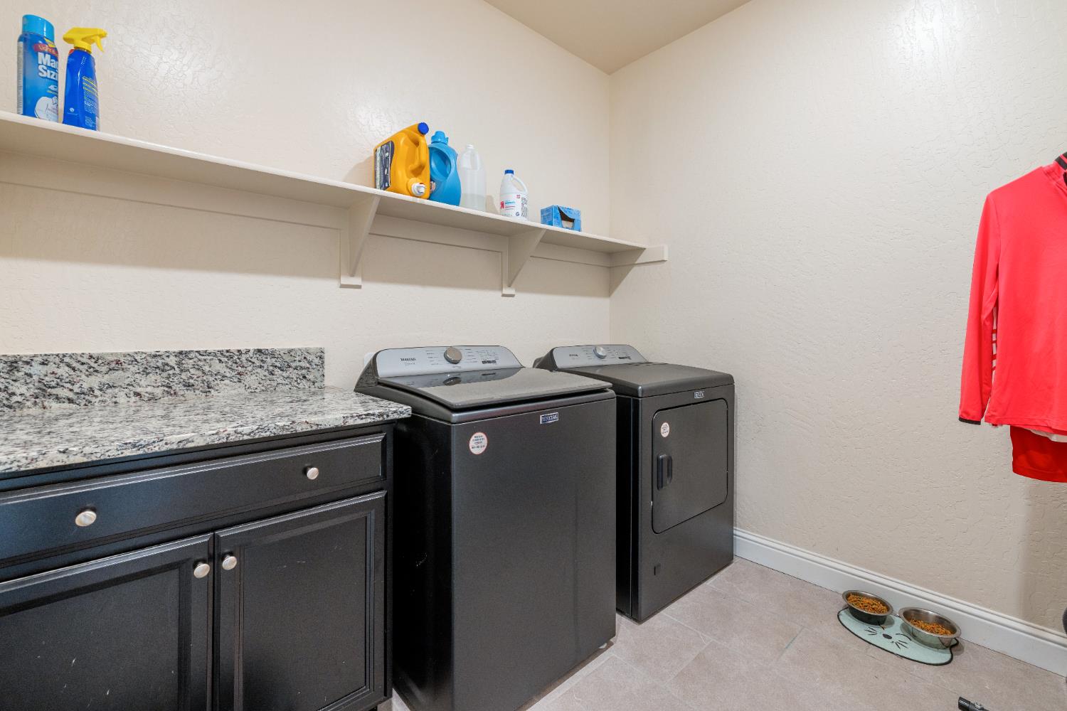 5265 W Lamona Ave, Fresno, CA 93722