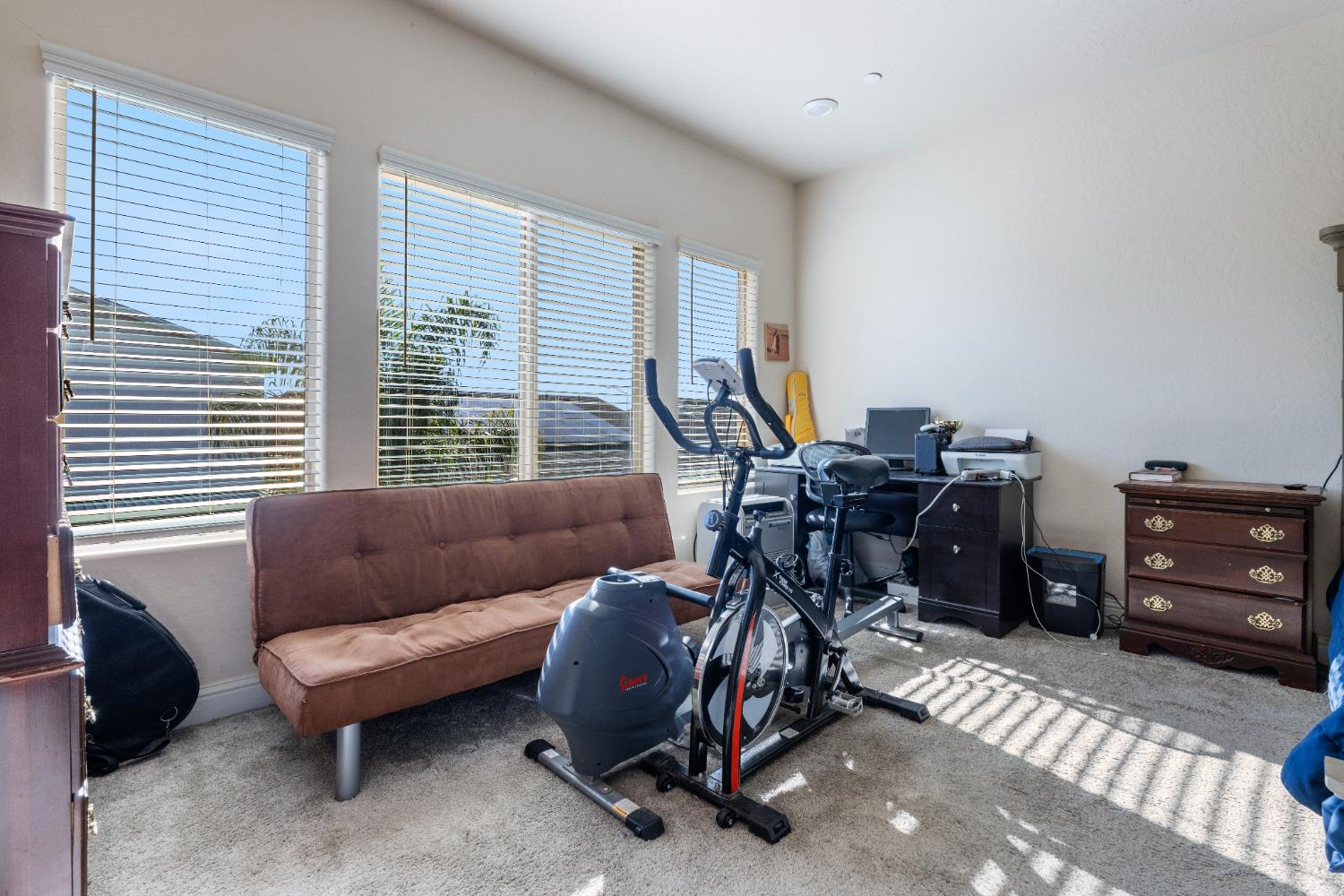 5265 W Lamona Ave, Fresno, CA 93722