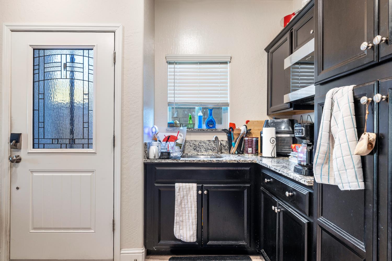 5265 W Lamona Ave, Fresno, CA 93722