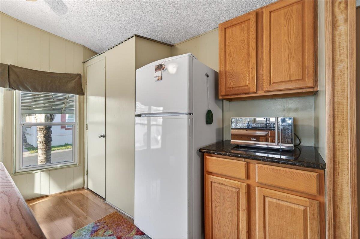 1001 Sylmar Ave #216, Clovis, CA 96612