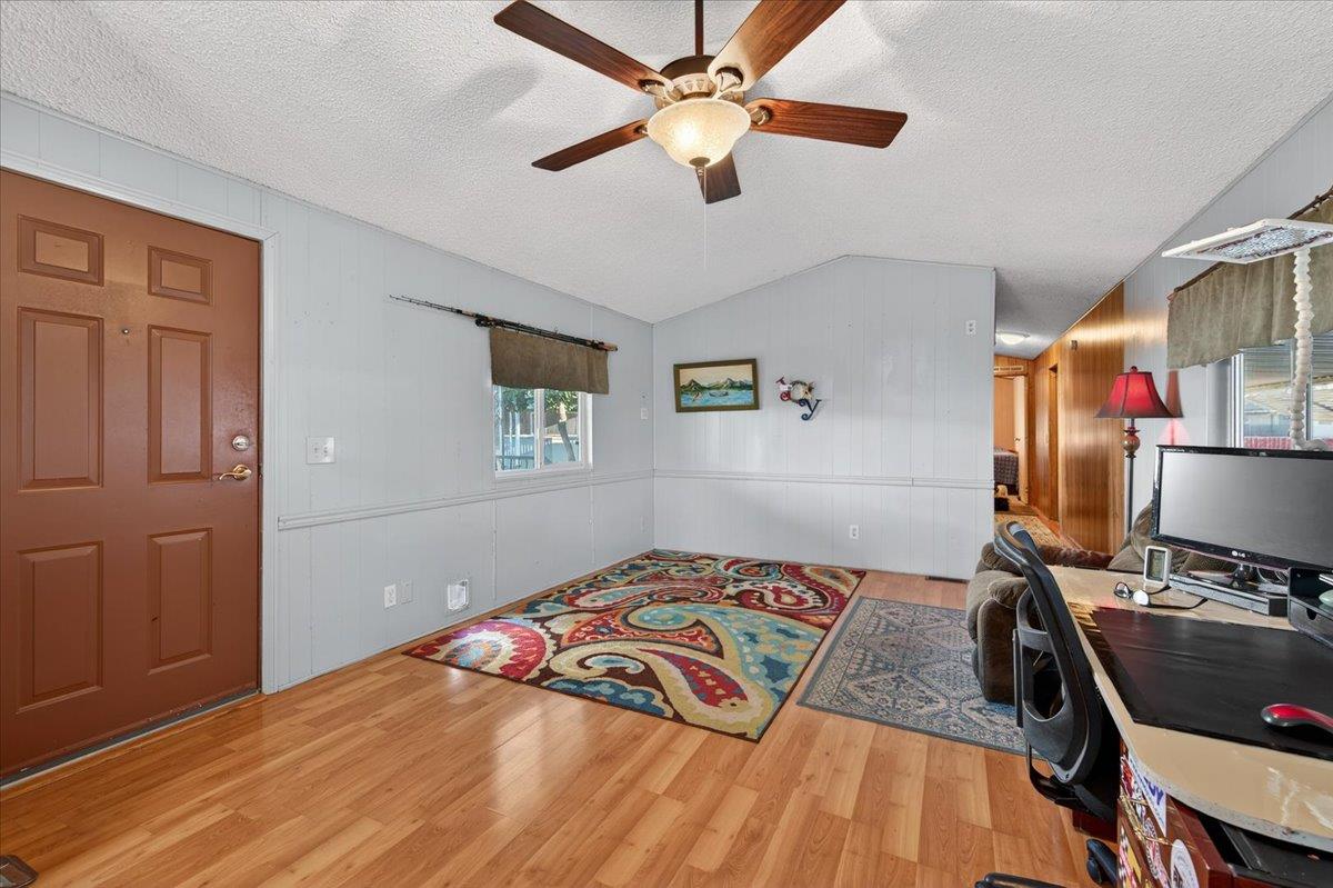 1001 Sylmar Ave #216, Clovis, CA 96612