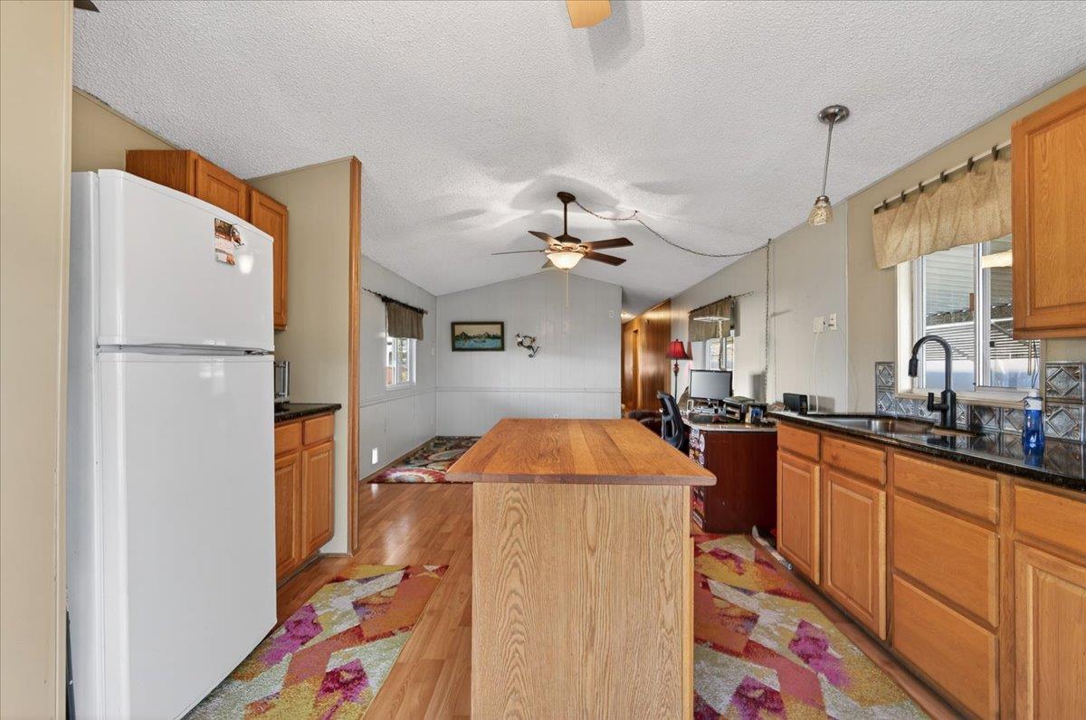 1001 Sylmar Ave #216, Clovis, CA 96612