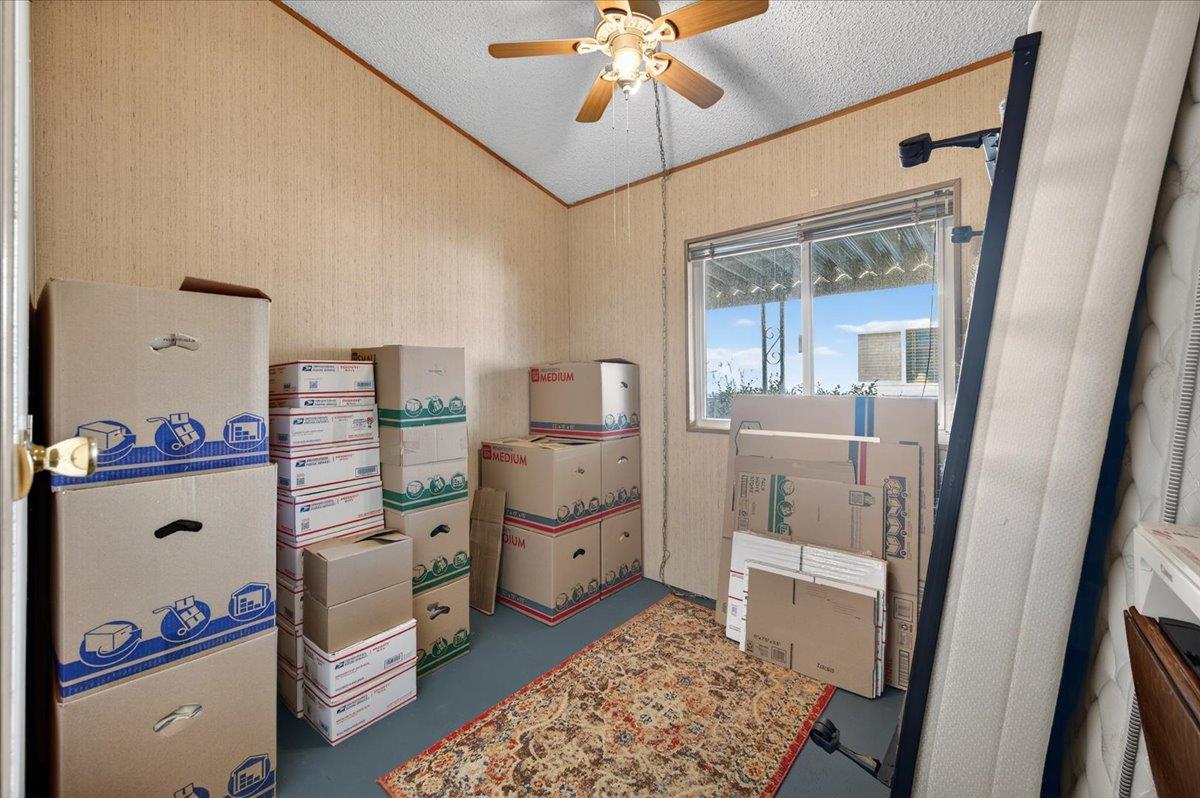 1001 Sylmar Ave #216, Clovis, CA 96612