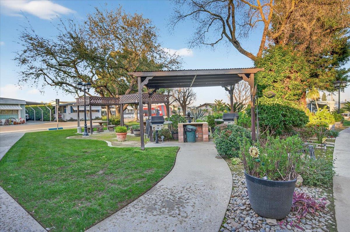 1001 Sylmar Ave #216, Clovis, CA 96612