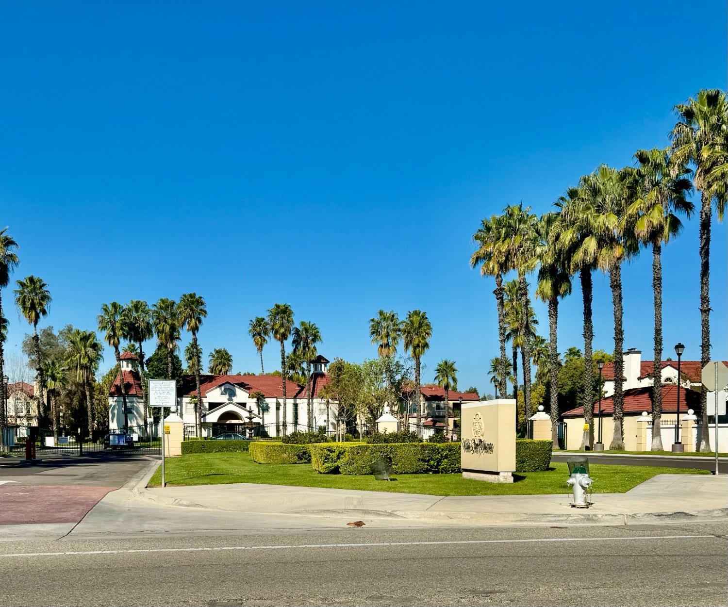 8153 N Cedar Ave #127, Fresno, CA 93720