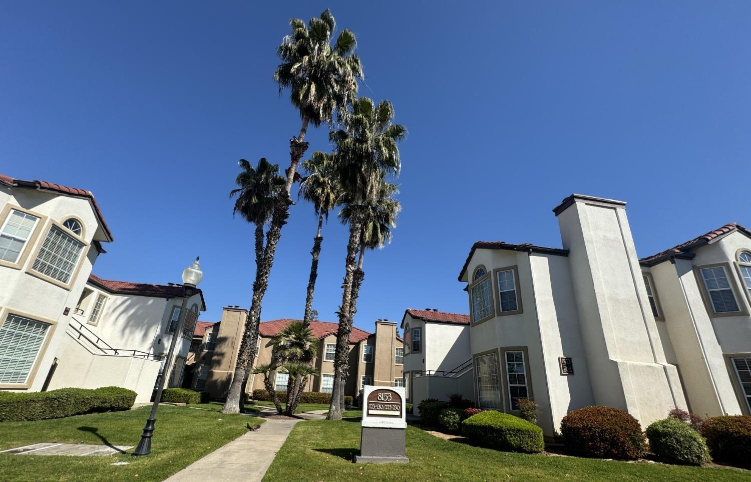 8153 N Cedar Ave #127, Fresno, CA 93720