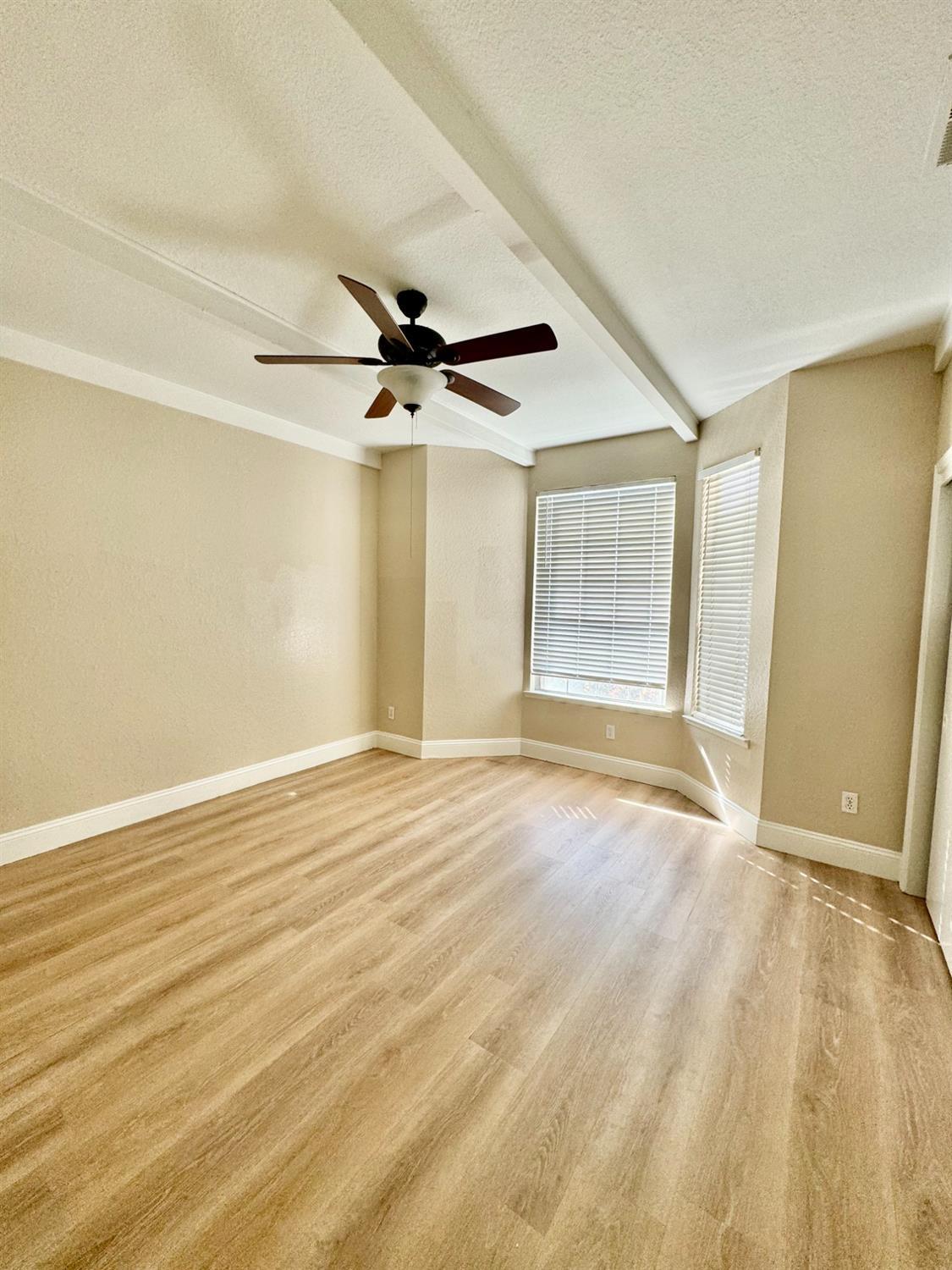 8153 N Cedar Ave #127, Fresno, CA 93720