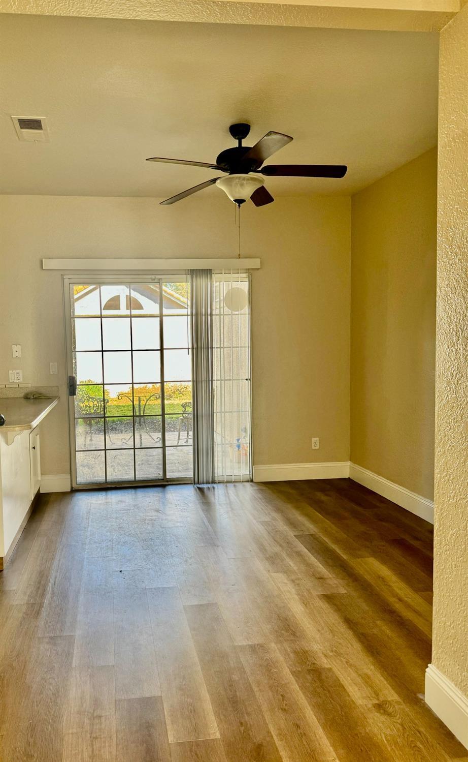 8153 N Cedar Ave #127, Fresno, CA 93720