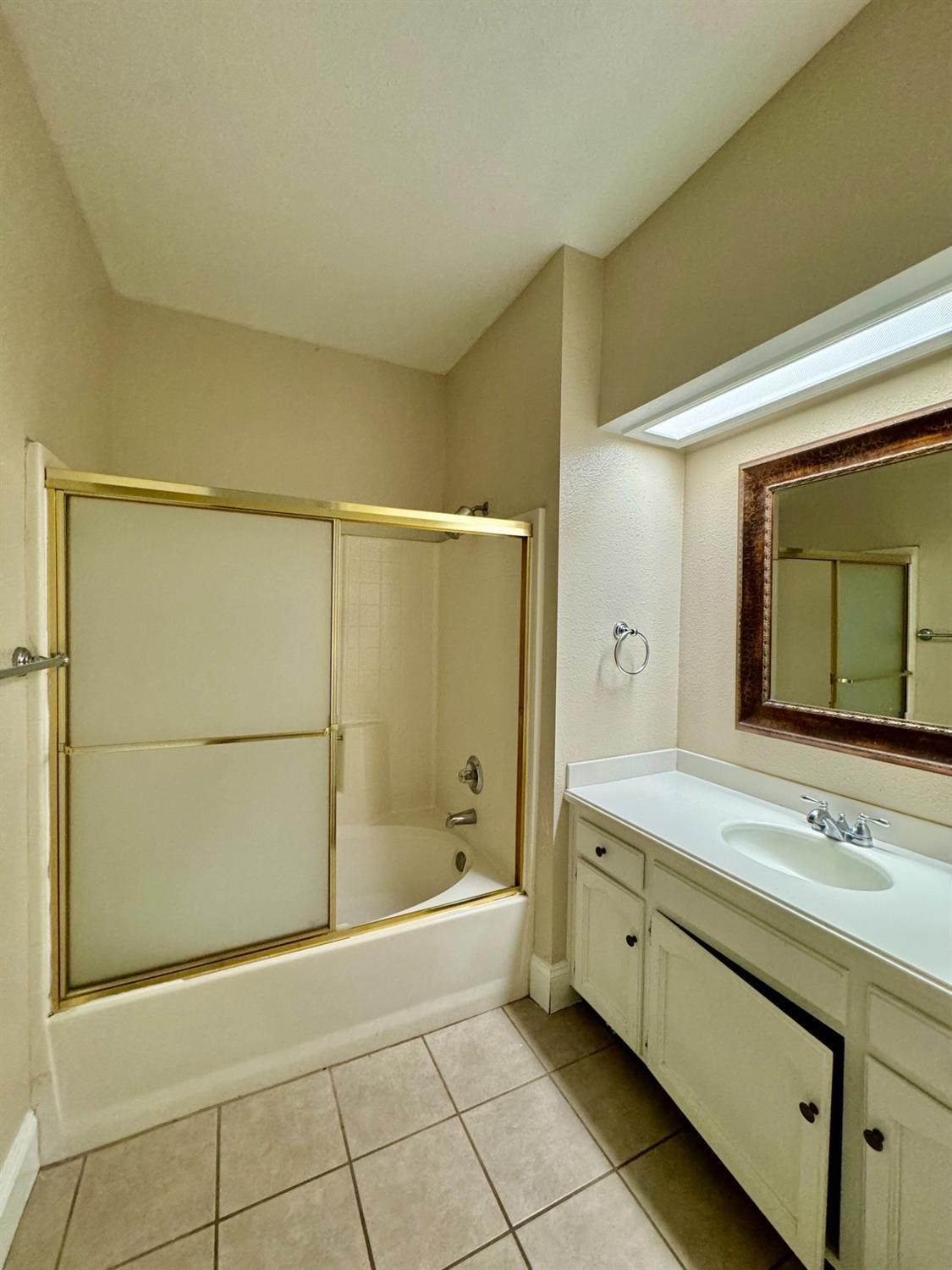 8153 N Cedar Ave #127, Fresno, CA 93720