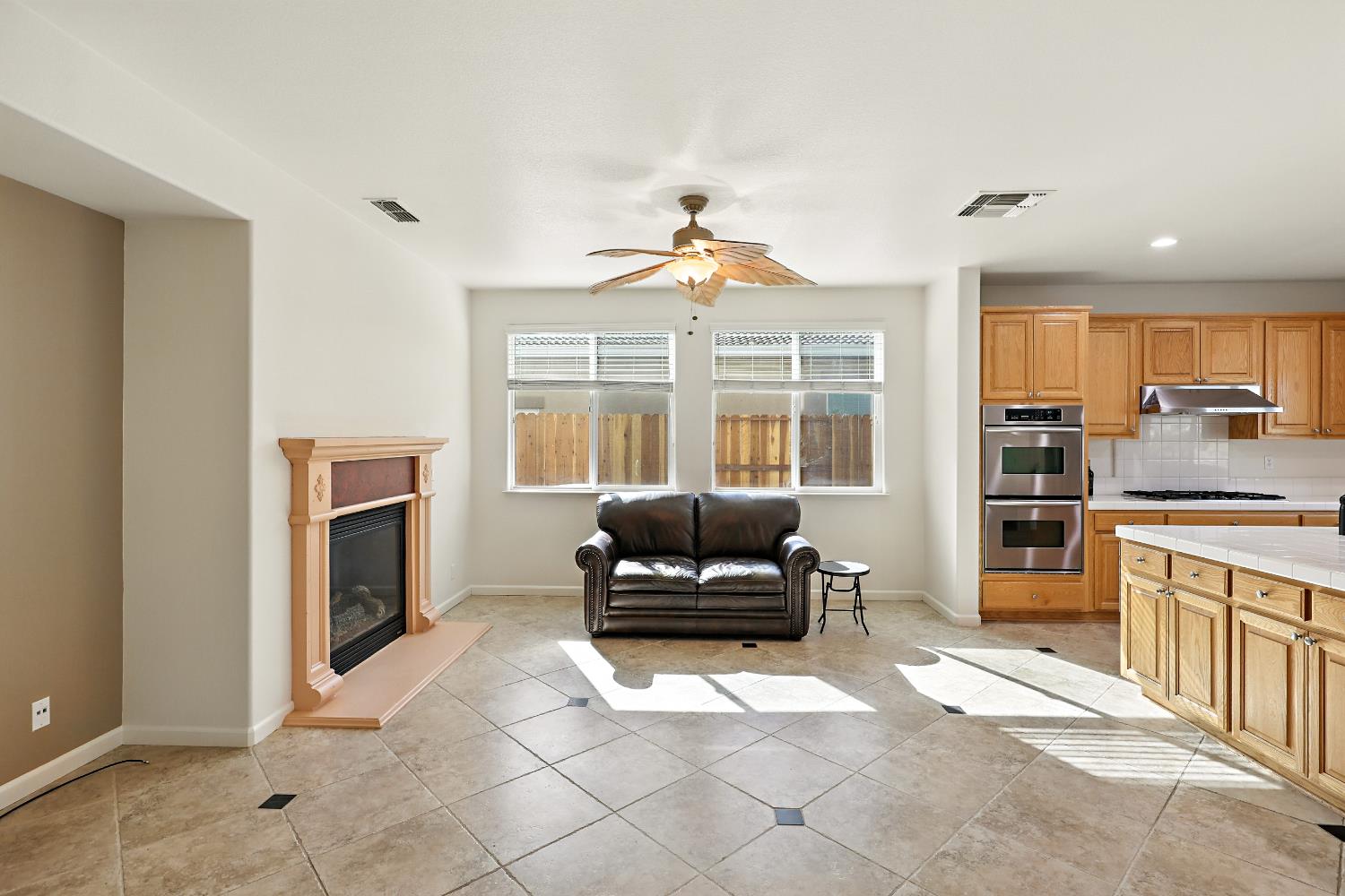 14510 Spyglass Cir, Chowchilla, CA 93610