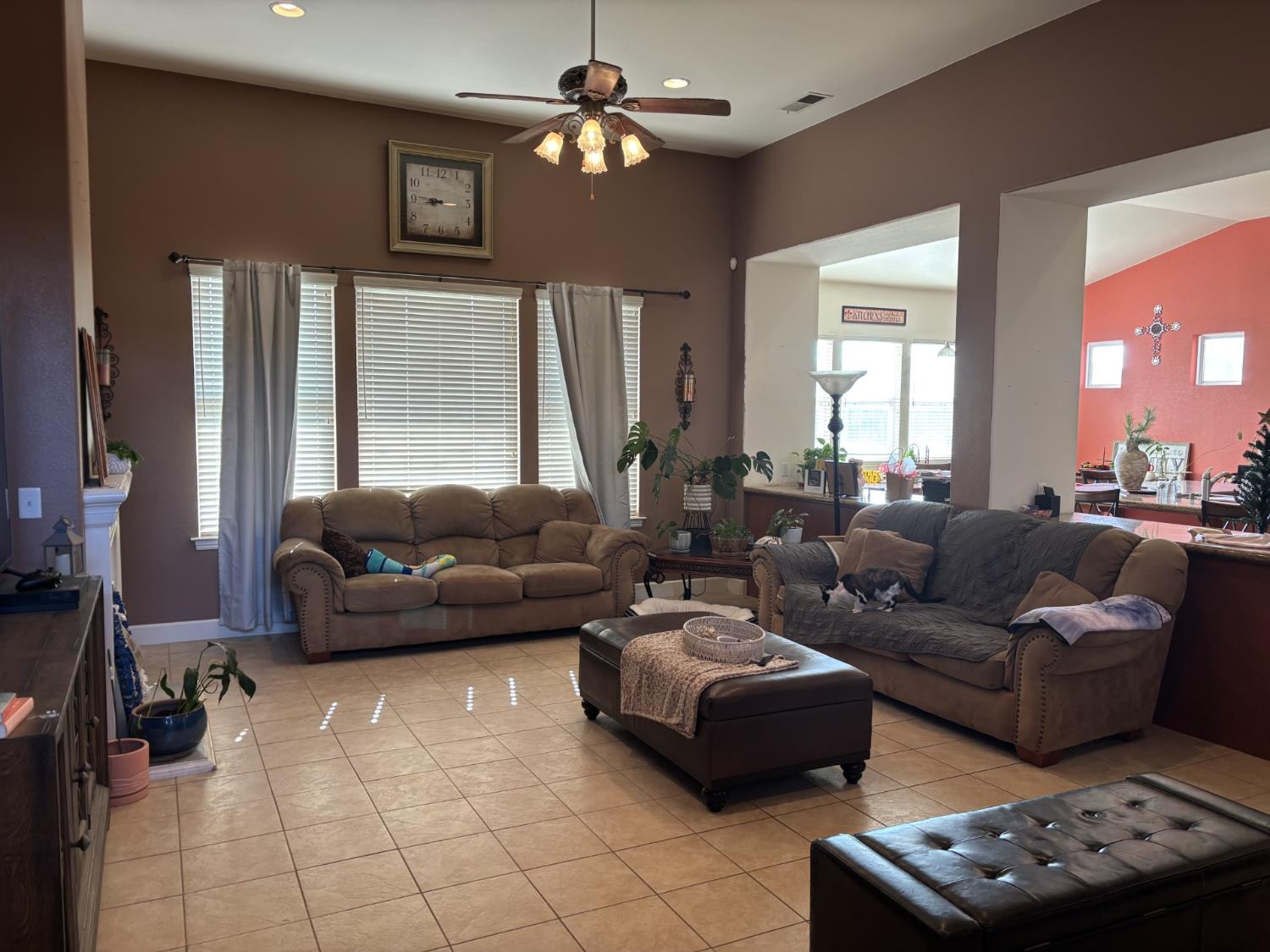 7163 W Oswego Ave, Fresno, CA 93723