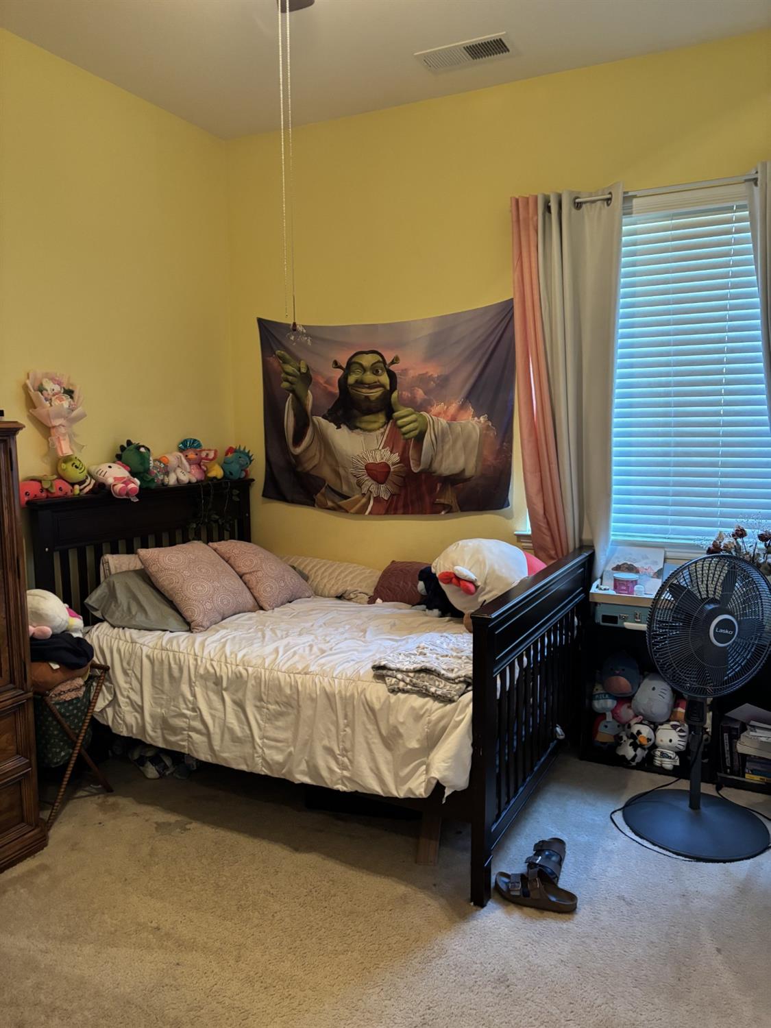 7163 W Oswego Ave, Fresno, CA 93723