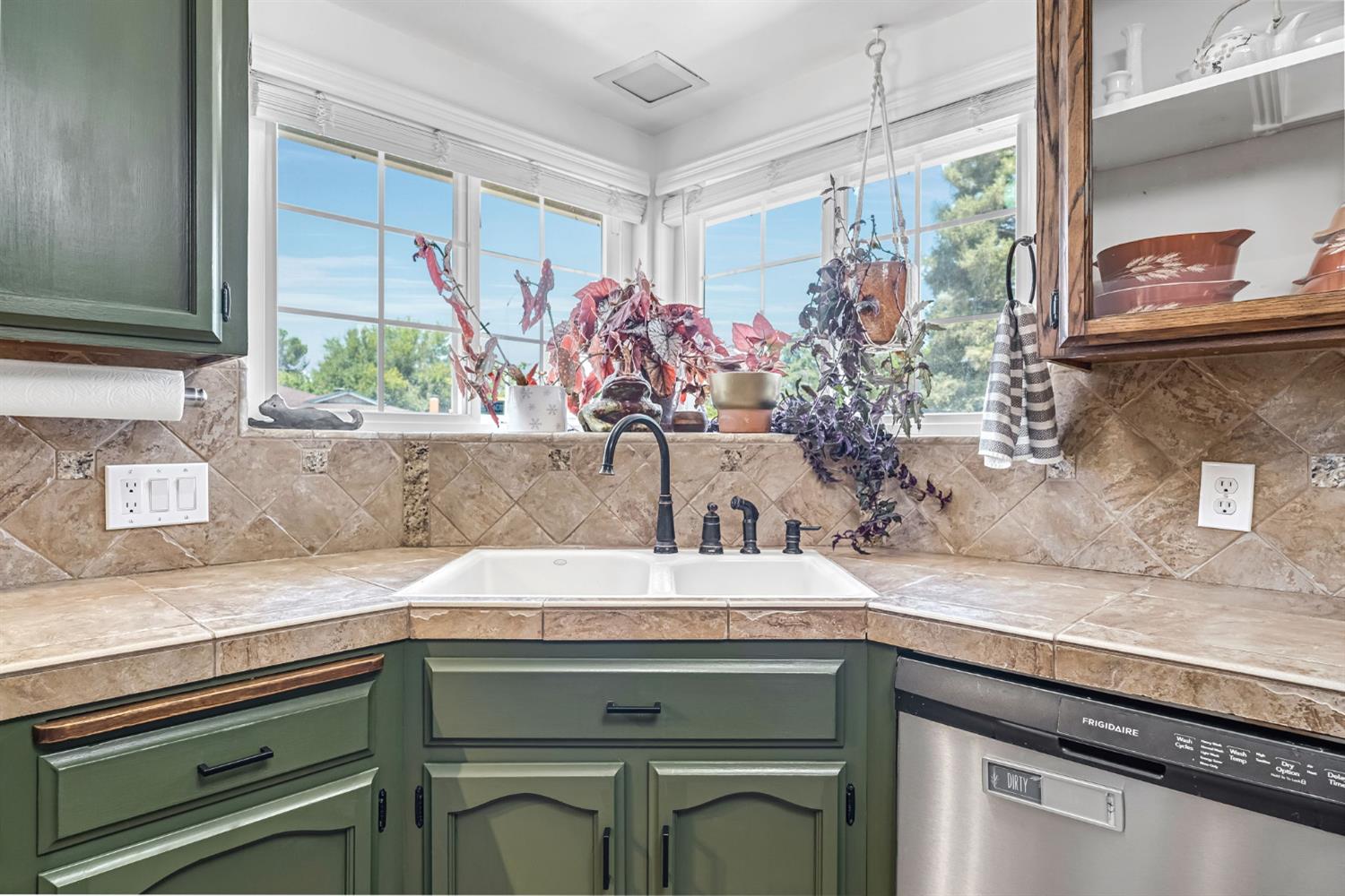 6737 N Harrison Ave, Fresno, CA 93711