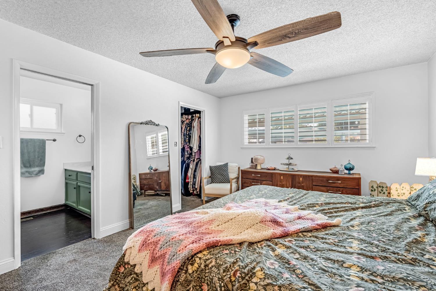 6737 N Harrison Ave, Fresno, CA 93711