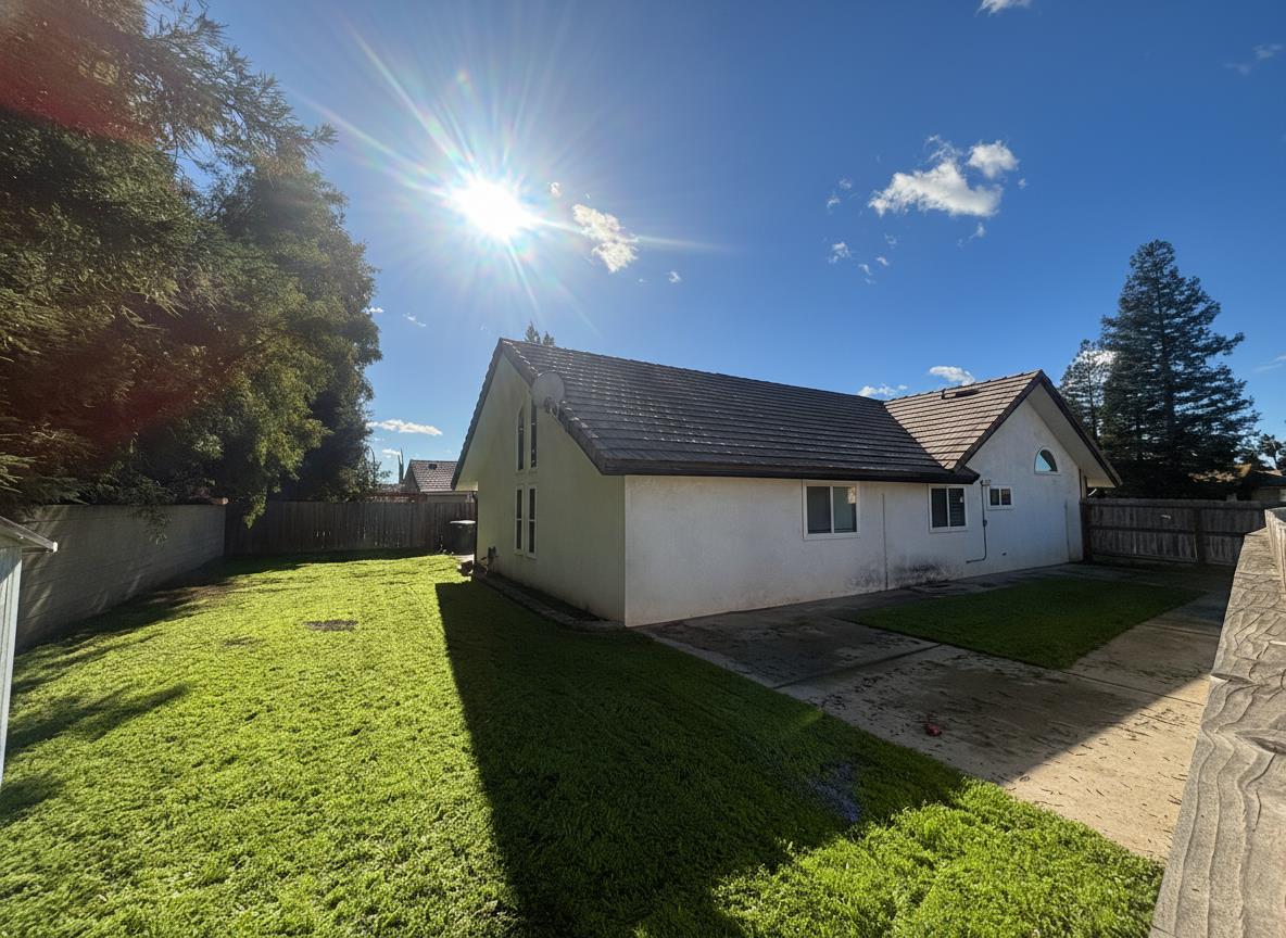 6132 N Wheeler Ave, Fresno, CA 93722