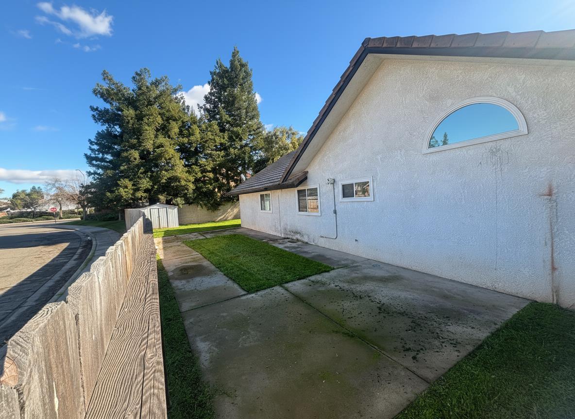 6132 N Wheeler Ave, Fresno, CA 93722