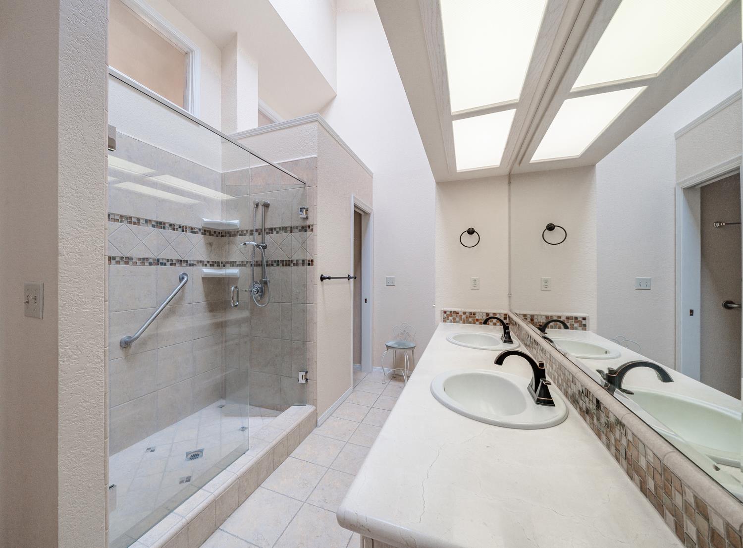 1229 W Bullard Ave #115, Fresno, CA 93711