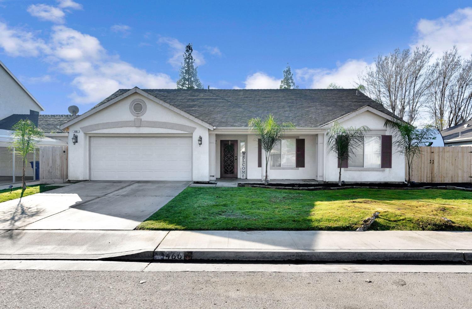 466 W Meadow Ln, Kingsburg, CA 93631