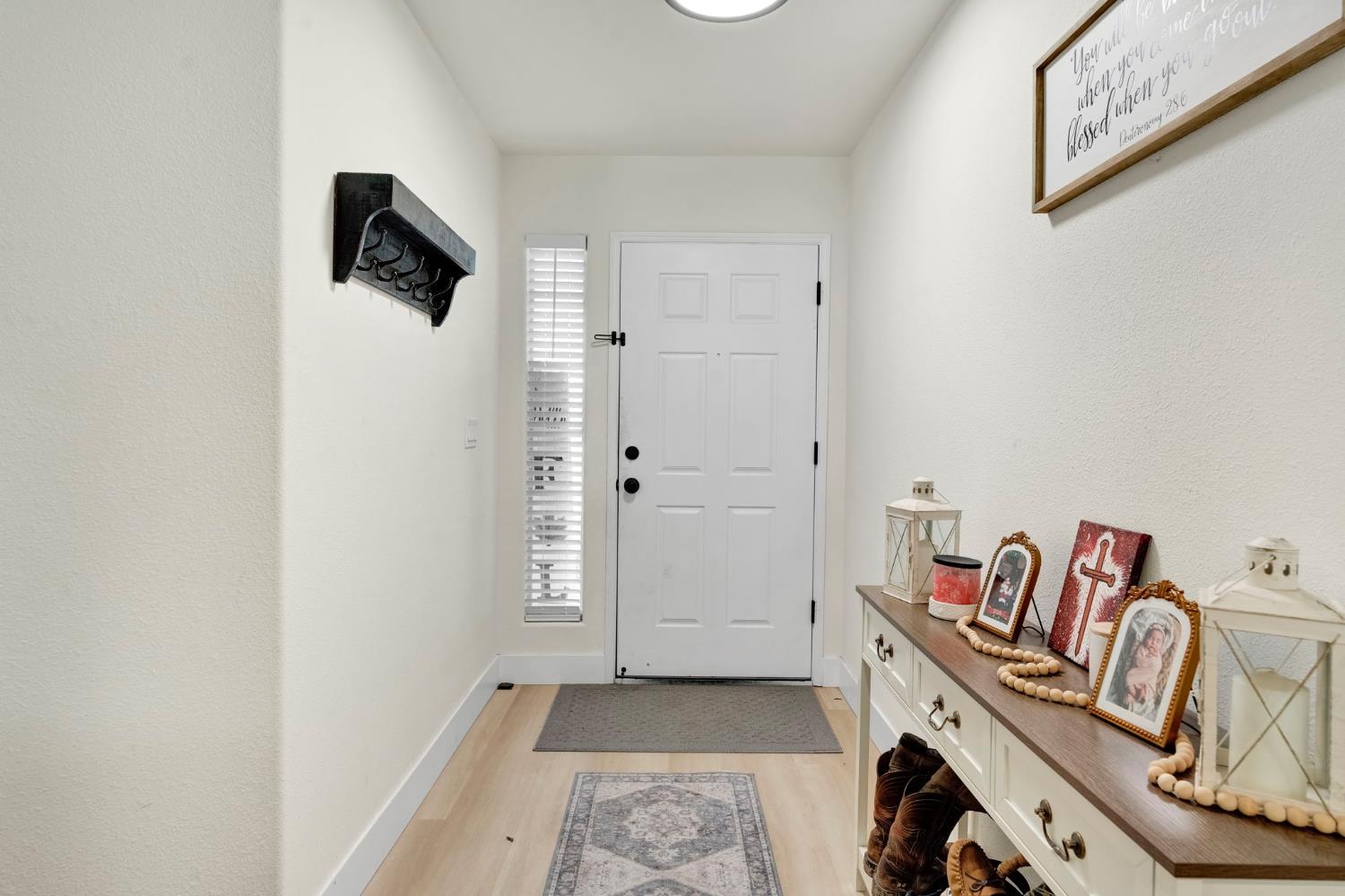 466 W Meadow Ln, Kingsburg, CA 93631