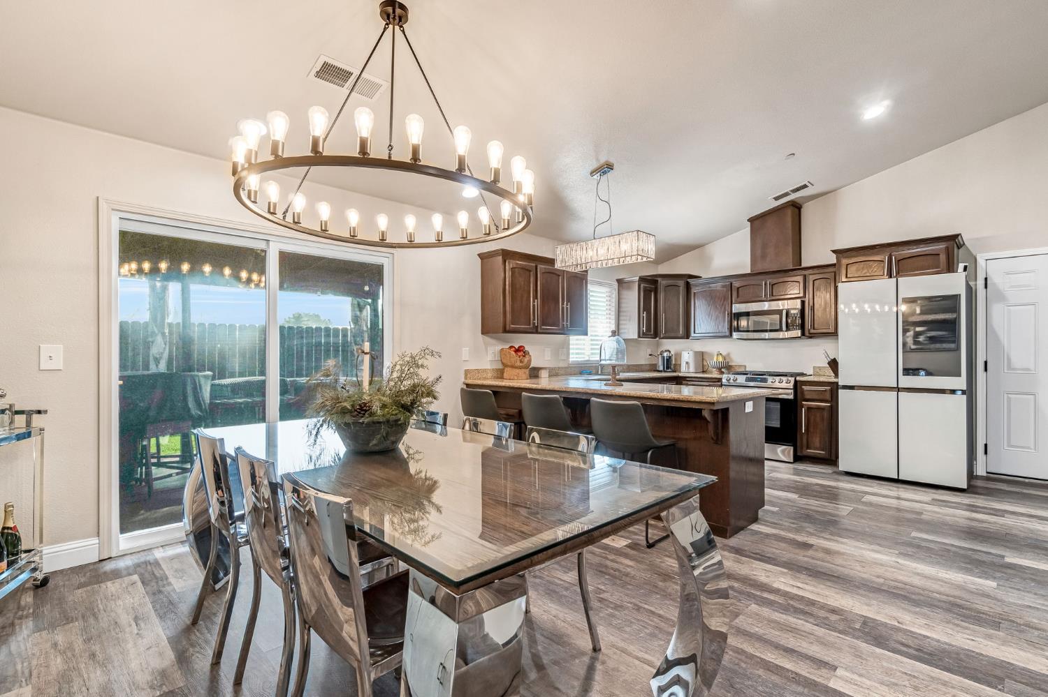 25802 El Monte Way, Madera, CA 93638