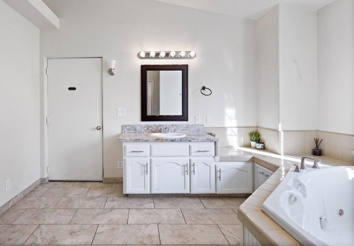 35171 Sand Creek Rd, Yokuts Valley, CA 93675