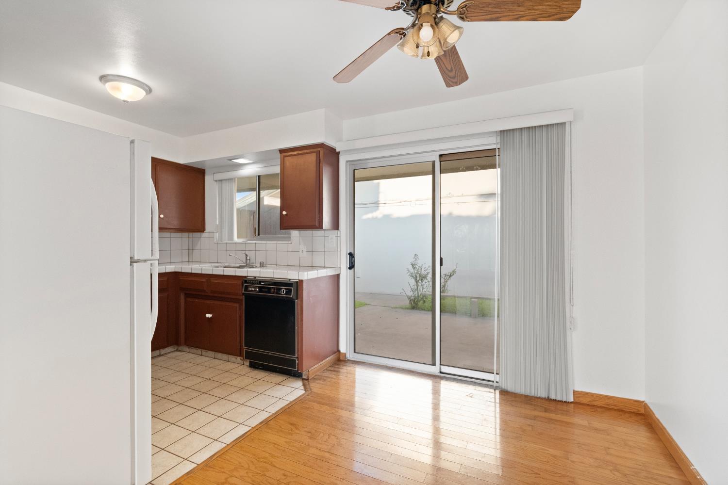 198 W Barstow Ave #A, Fresno, CA 93704