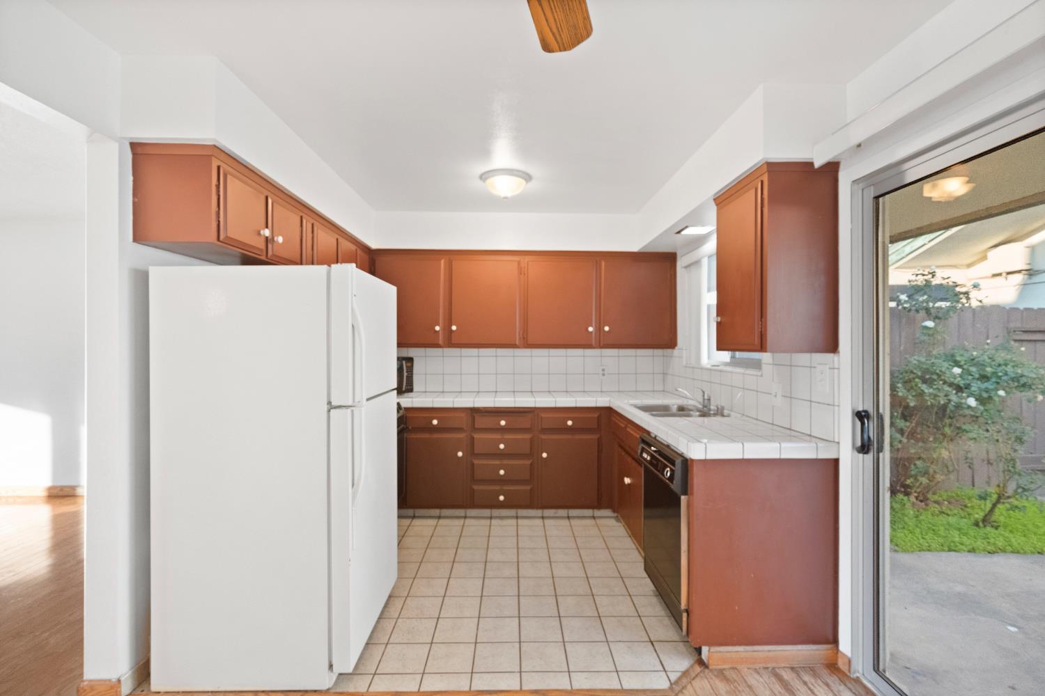 198 W Barstow Ave #A, Fresno, CA 93704