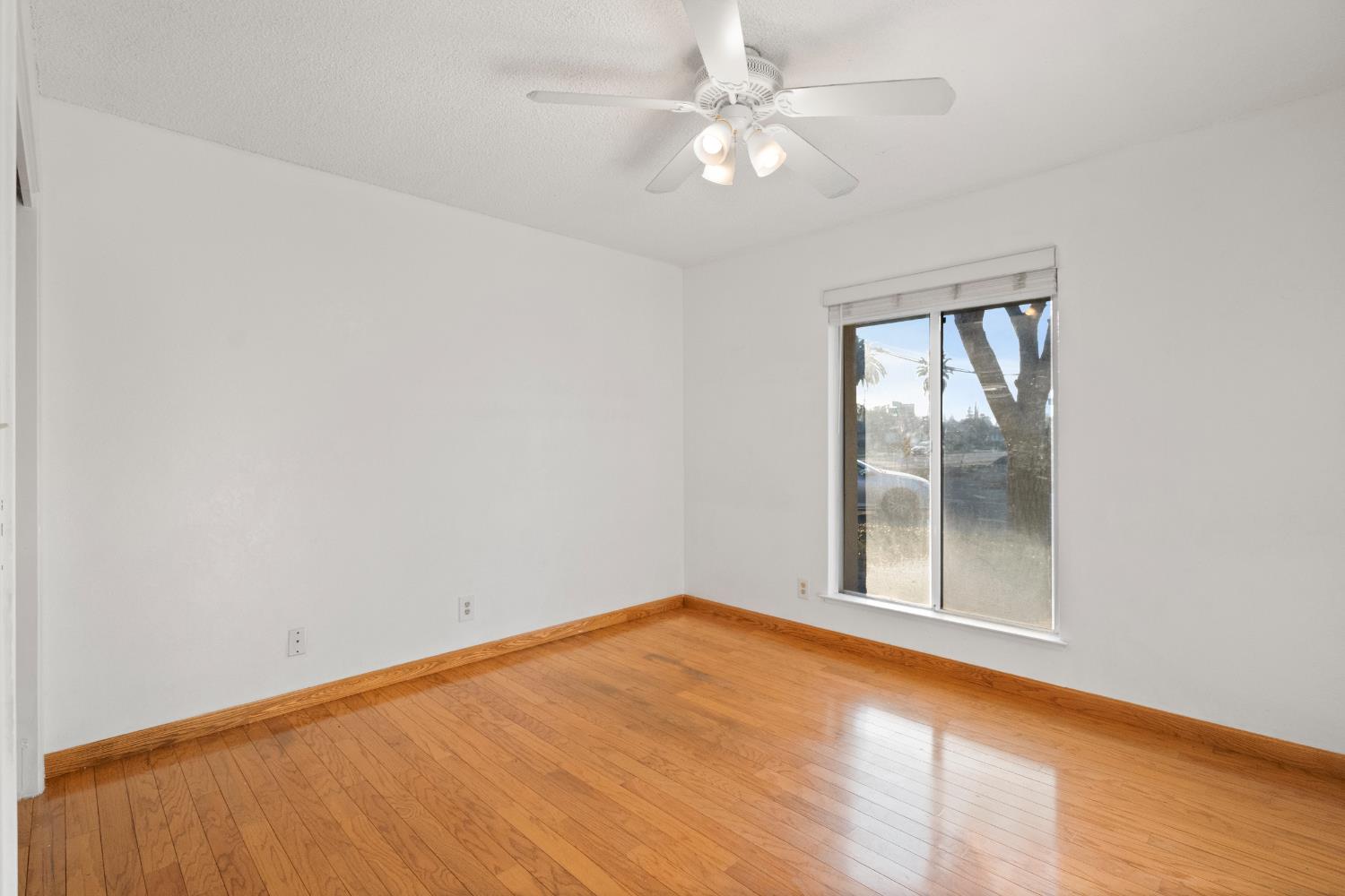 198 W Barstow Ave #A, Fresno, CA 93704