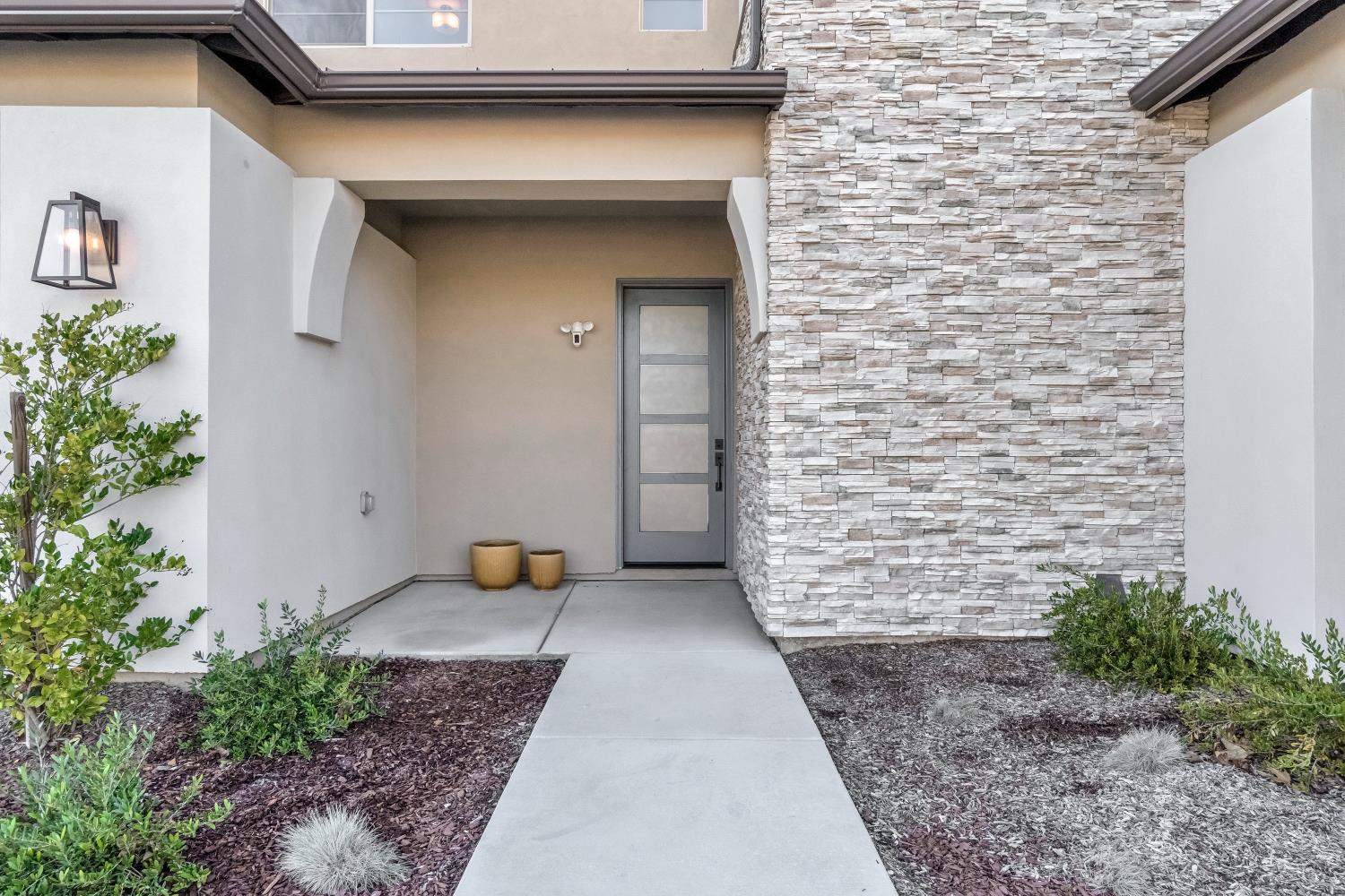 1048 Treasure Hills Dr, Madera, CA 93636