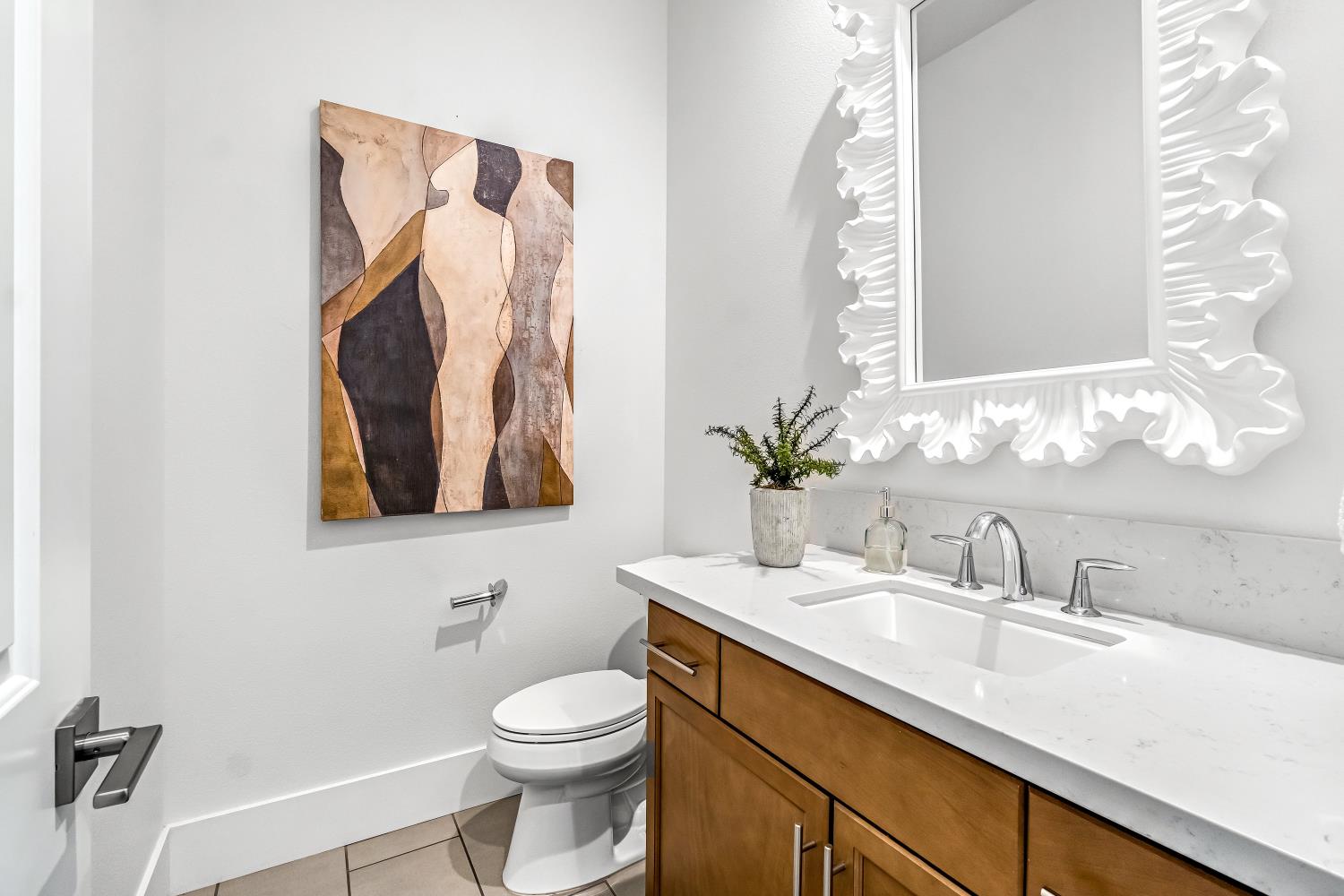 1048 Treasure Hills Dr, Madera, CA 93636