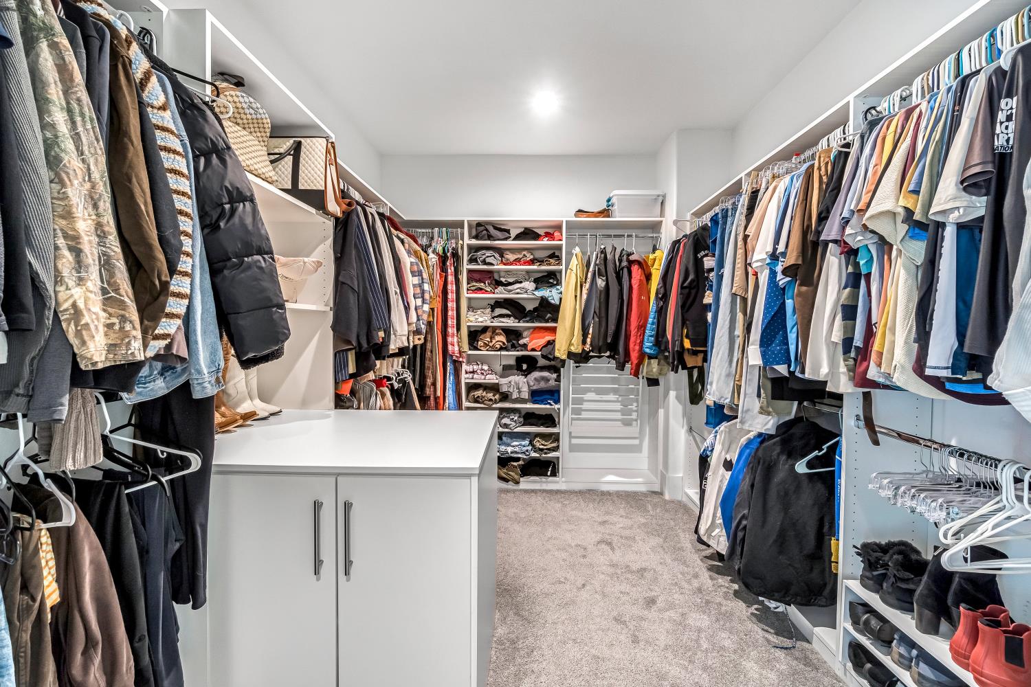 1048 Treasure Hills Dr, Madera, CA 93636