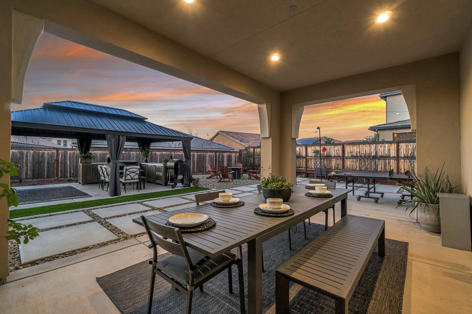 1048 Treasure Hills Dr, Madera, CA 93636