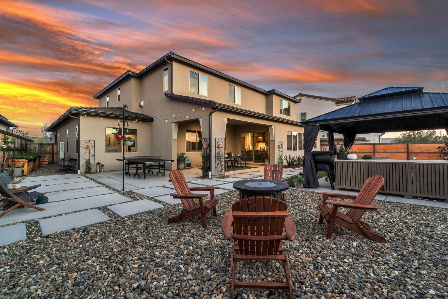 1048 Treasure Hills Dr, Madera, CA 93636