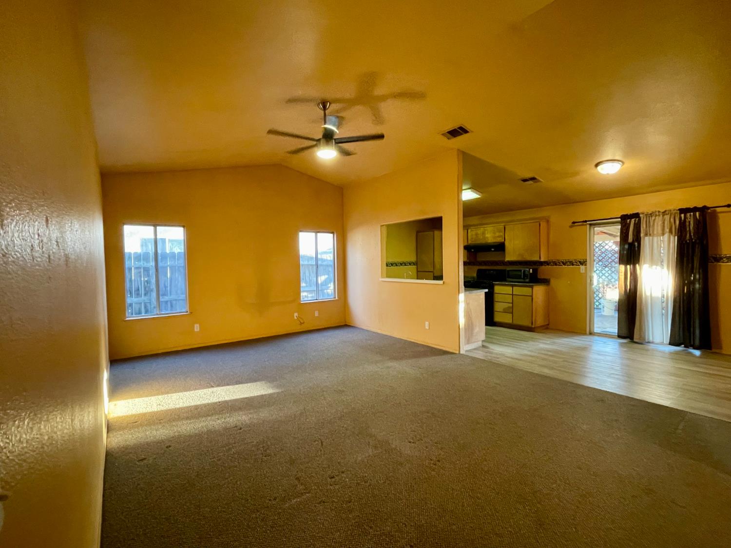 22307 White Ave, San Joaquin, CA 93660