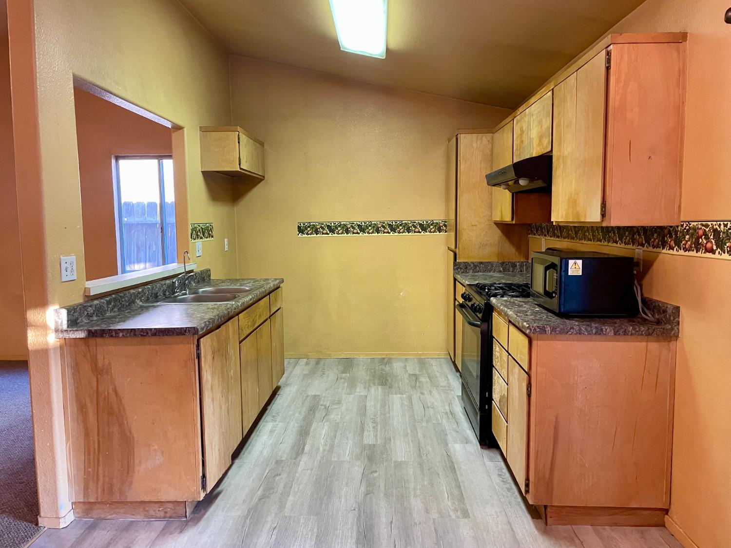 22307 White Ave, San Joaquin, CA 93660