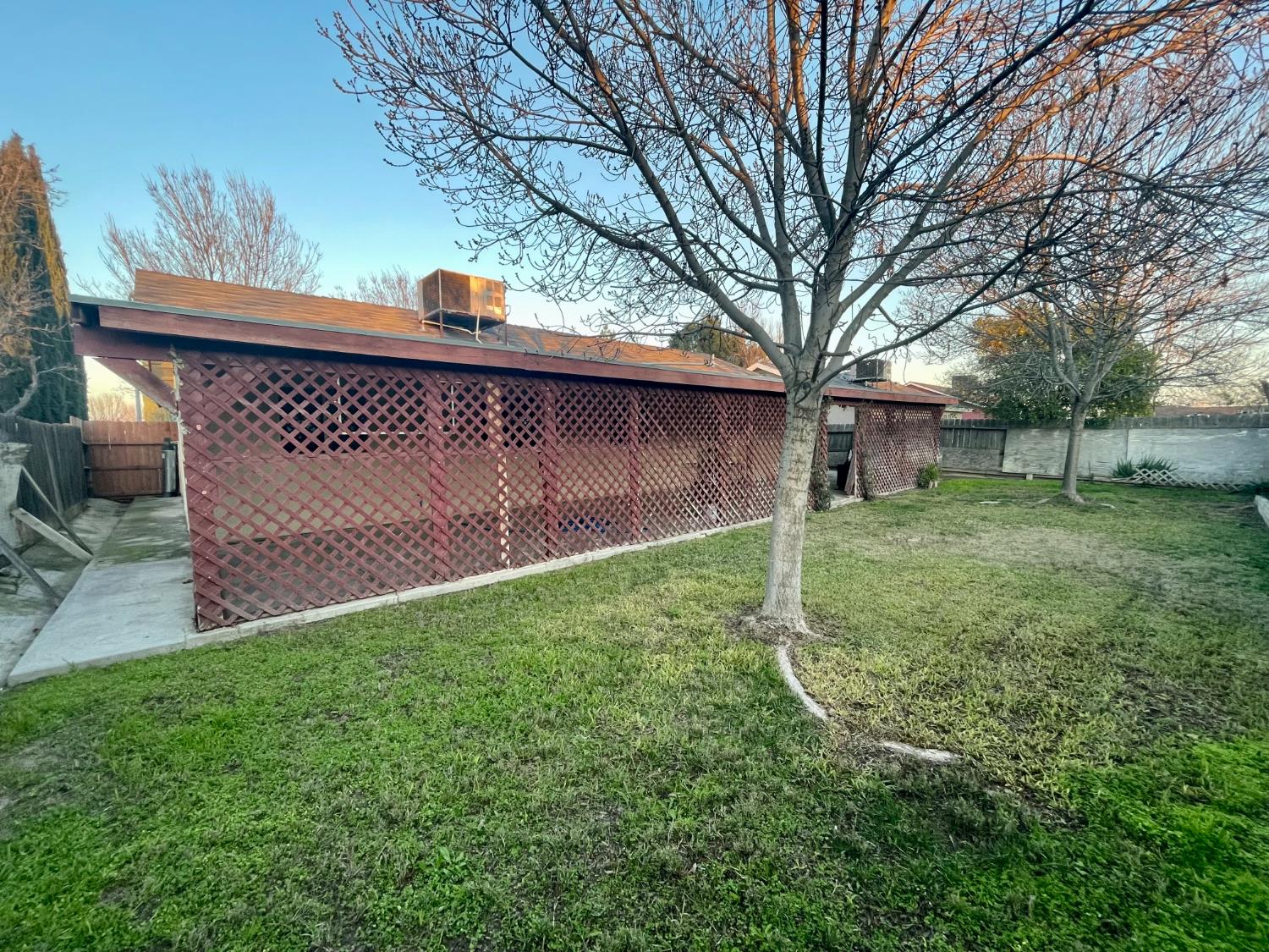 22307 White Ave, San Joaquin, CA 93660