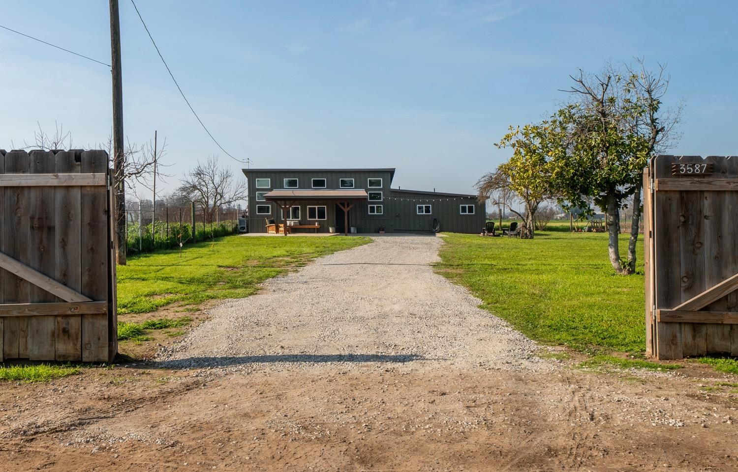 3587 W Madison Ave, Fresno, CA 93706