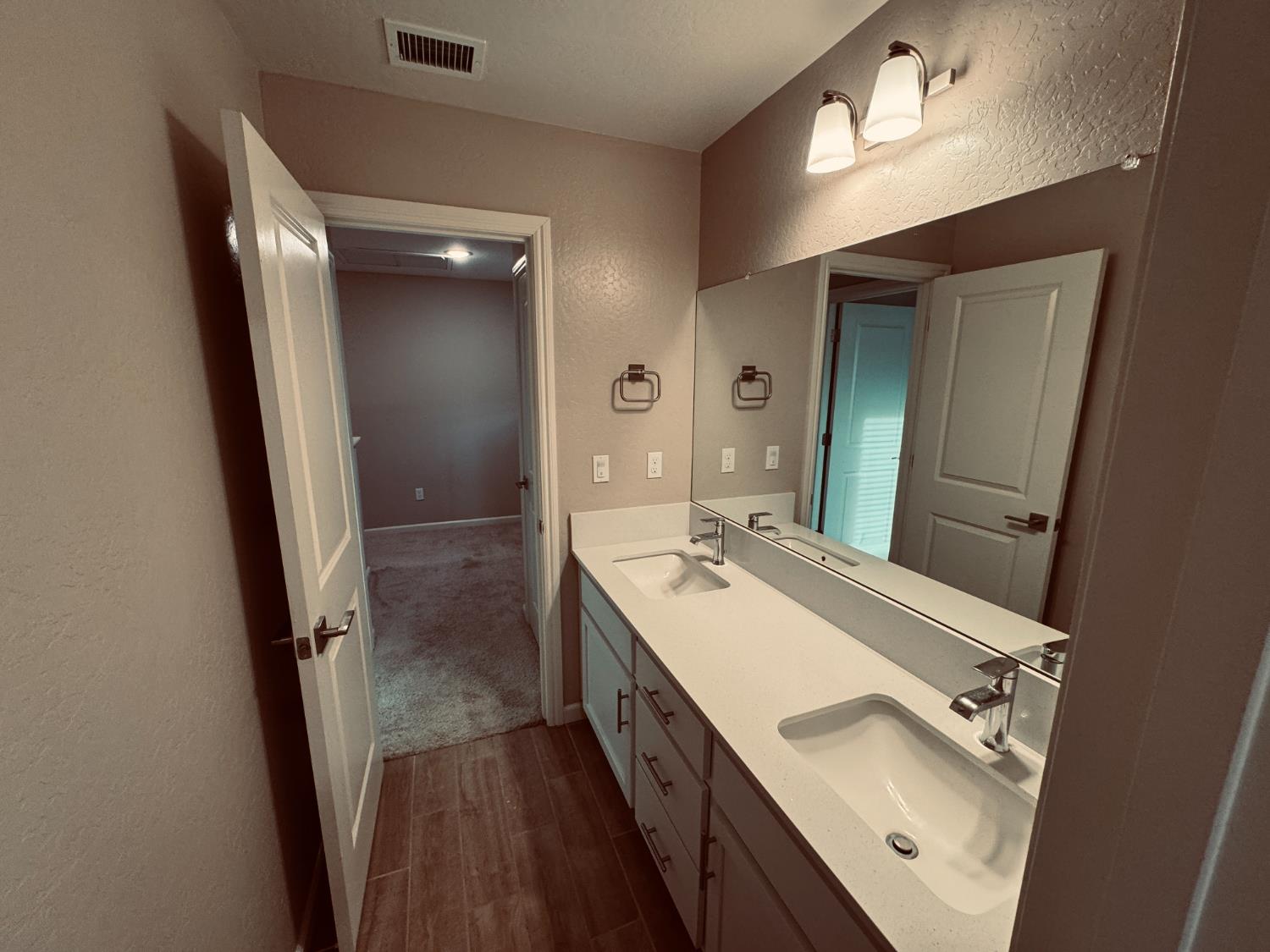 244 Arbor Dr S, Madera, CA 93636