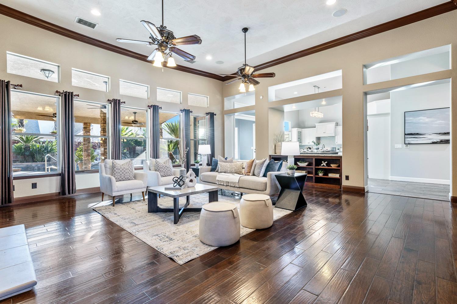 332 W Everglade Ave, Clovis, CA 93619