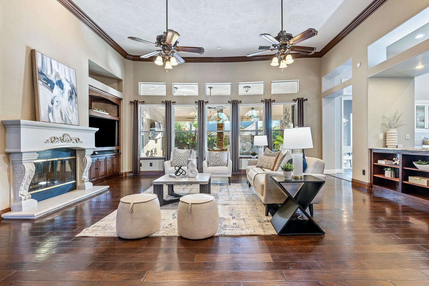 332 W Everglade Ave, Clovis, CA 93619