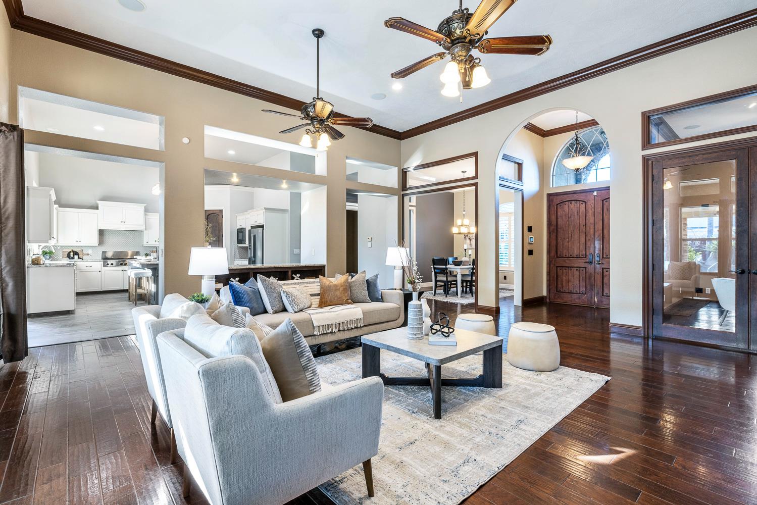 332 W Everglade Ave, Clovis, CA 93619